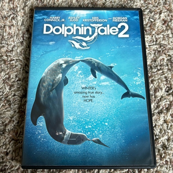 Dolphin Tale 2 DVD - Picture 1 of 6
